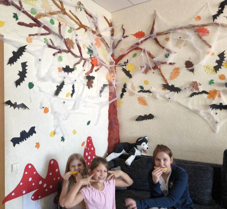 Vaikų dienos centras puošiasi Helovinui