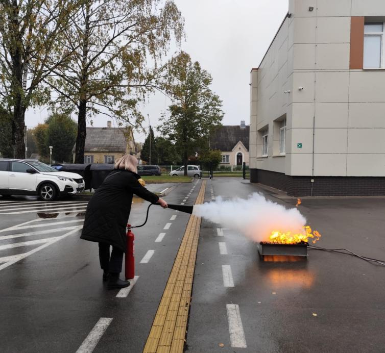 Darbuotojams surengti gaisrinės saugos mokymai