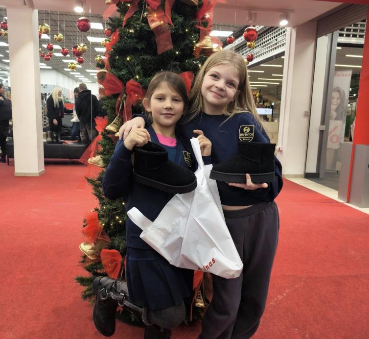 Šiaulių Rotary klubo šiltos dovanos Vaikų dienos centro vaikams