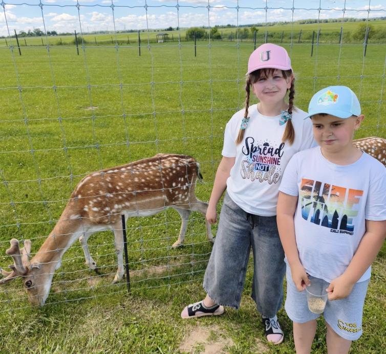Šypsenos, gyvūnai ir gardūs ledai – tobula diena!